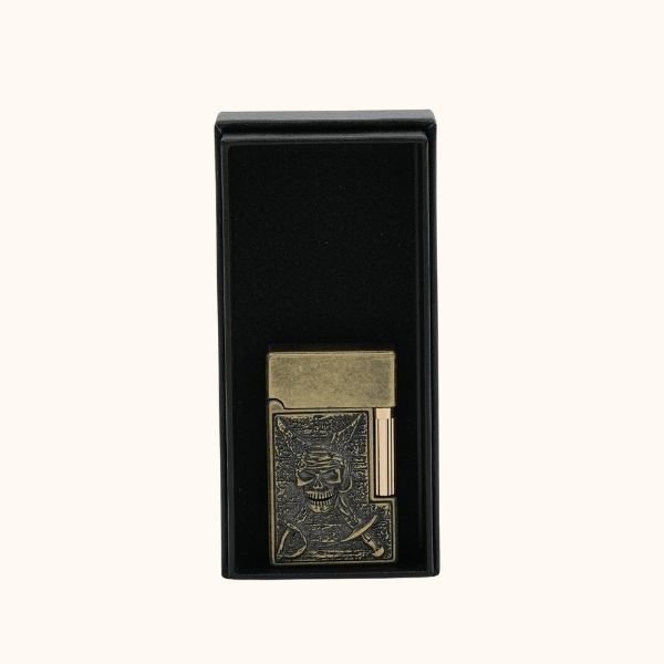 Luxury Flip Lighter, Classic Stylish Crisp Sound, Flint Side Slip Ignition Soft Flame Metal Bright Sound Lighter, Butane Gas Rechargeable Wheeled Lighter